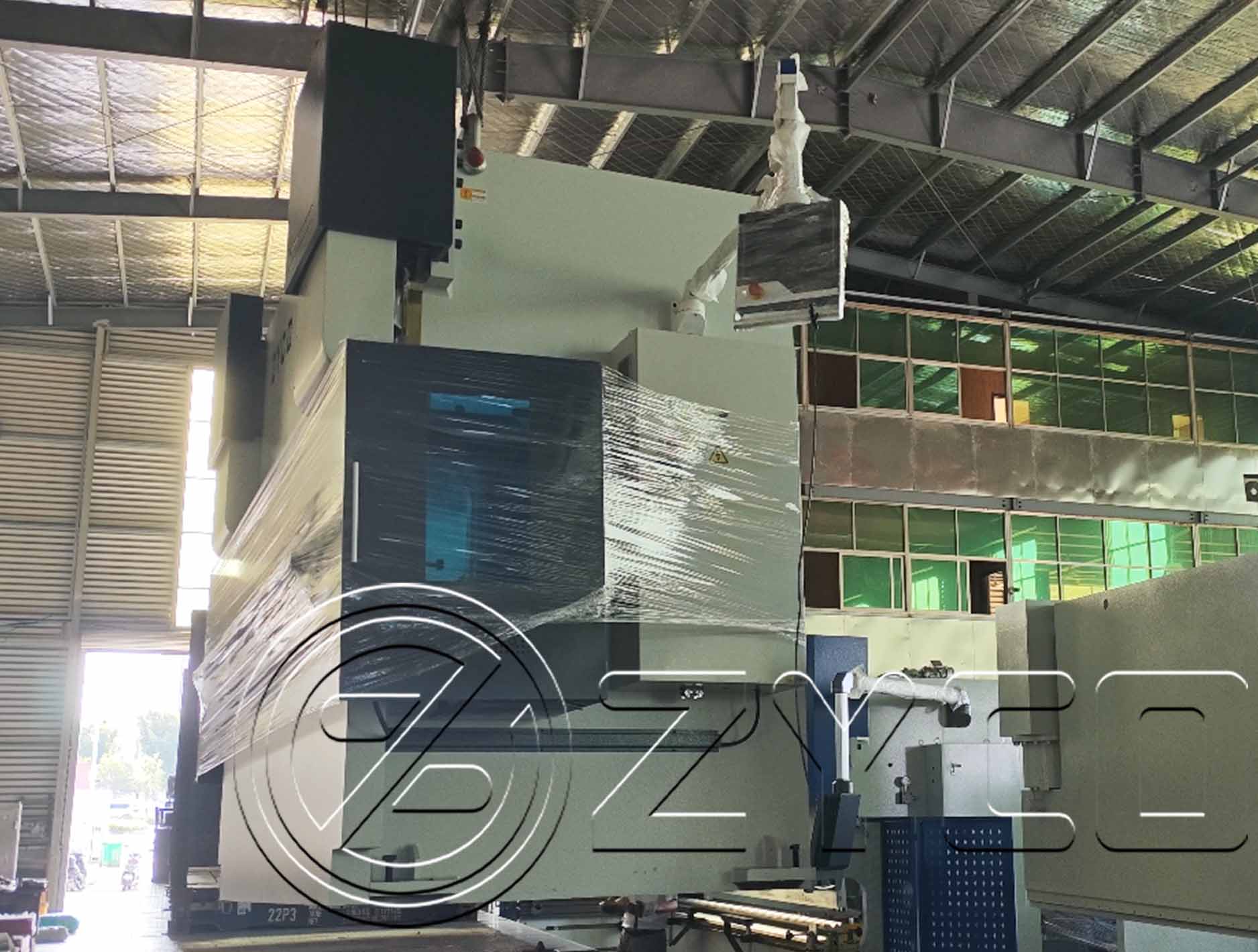 cnc press brake machine working